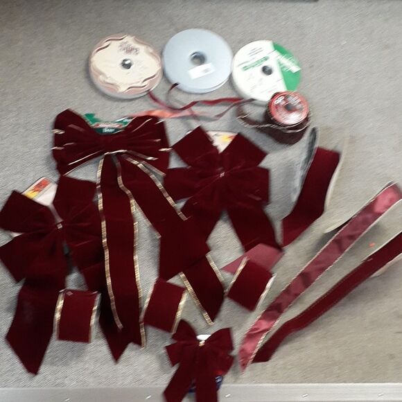 Mega lot of  ribbons & bows, great for crafts ,sewing, parties - Picture 1 of 6